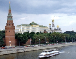 Kremlin view from Moskva River/Intourist